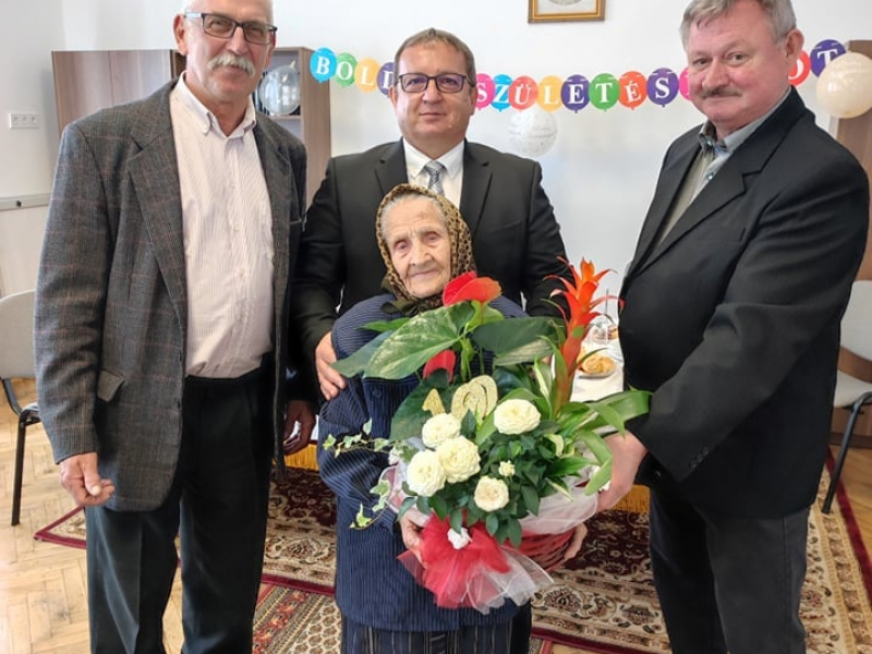 2022. 05. 01. 100 éves Margit néni 